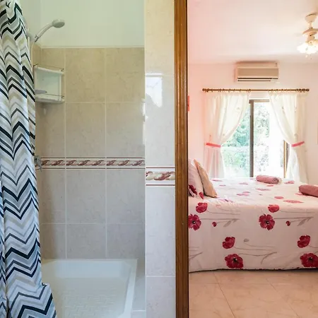 Traditonal Three Bedroom Alegria * Loulé