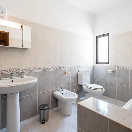 Traditonal Three Bedroom Alegria Loule