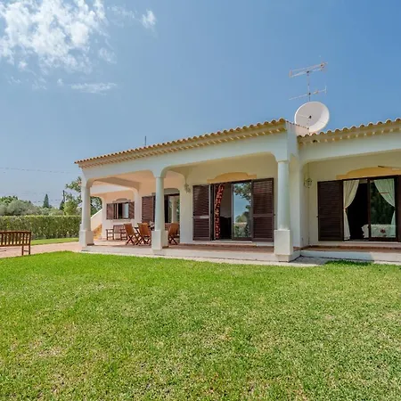 Traditonal Three Bedroom Alegria Villa Loule