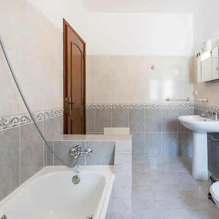 Traditonal Three Bedroom Alegria Loule