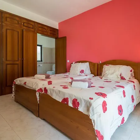 Traditonal Three Bedroom Alegria Vila Loulé